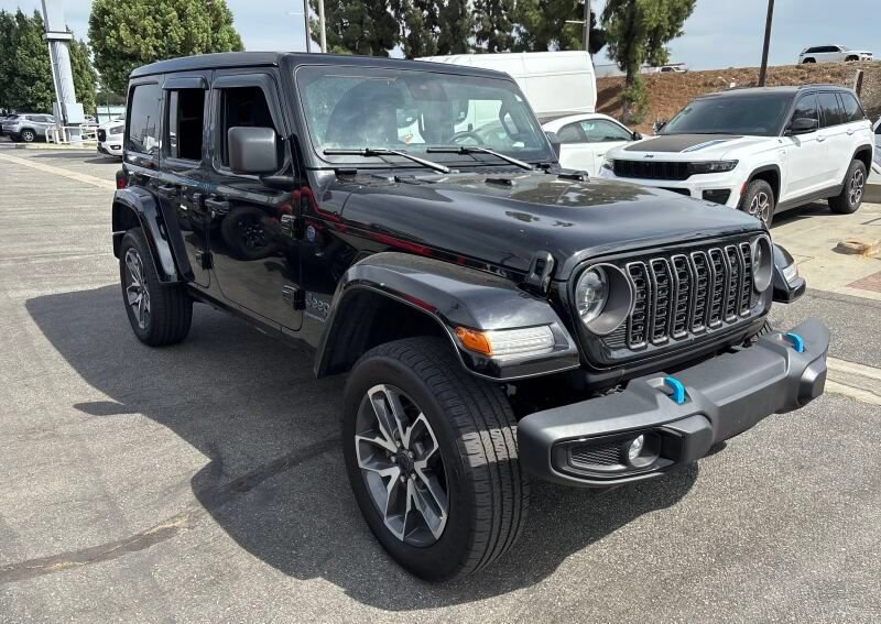 Used 2024 Jeep Wrangler Unlimited w/ Technology Group AWD/4WD image 1