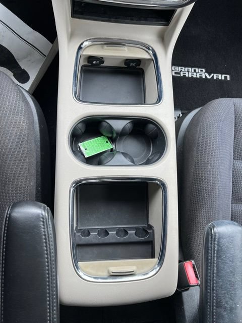 Used 2015 Dodge Grand Caravan SXT w/ UConnect Hands-Free Group FWD image 15
