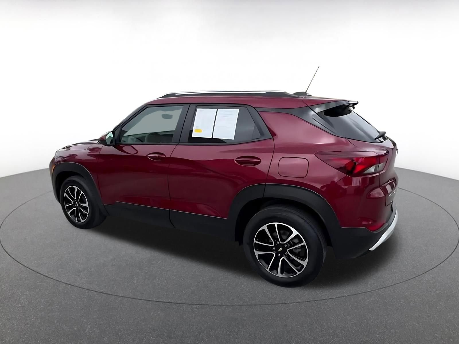 Used 2025 Chevrolet TrailBlazer LT FWD image 10