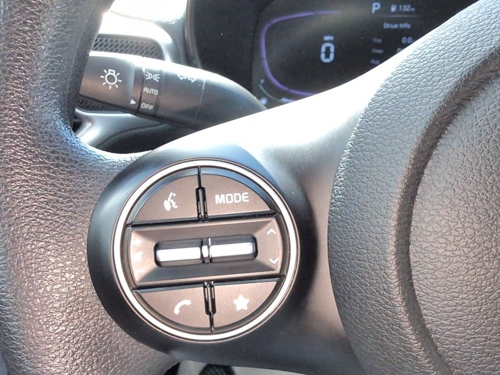 Used 2023 Kia Soul LX w/ Option Group 015 FWD image 16
