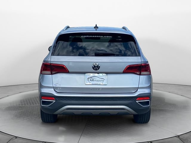 Used 2024 Volkswagen Taos SE FWD image 4