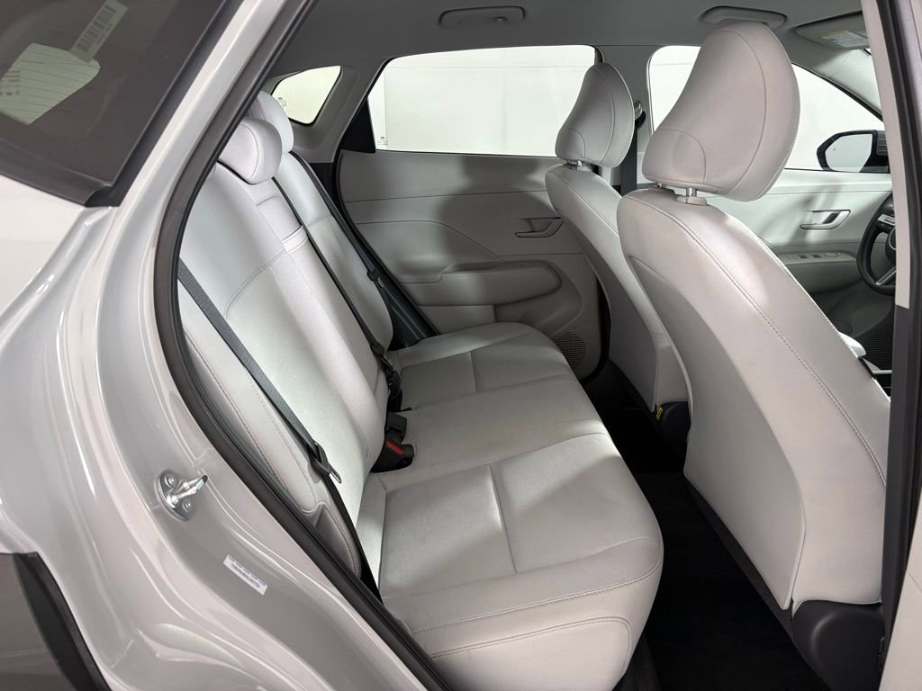 Used 2025 Hyundai Kona SEL image 39