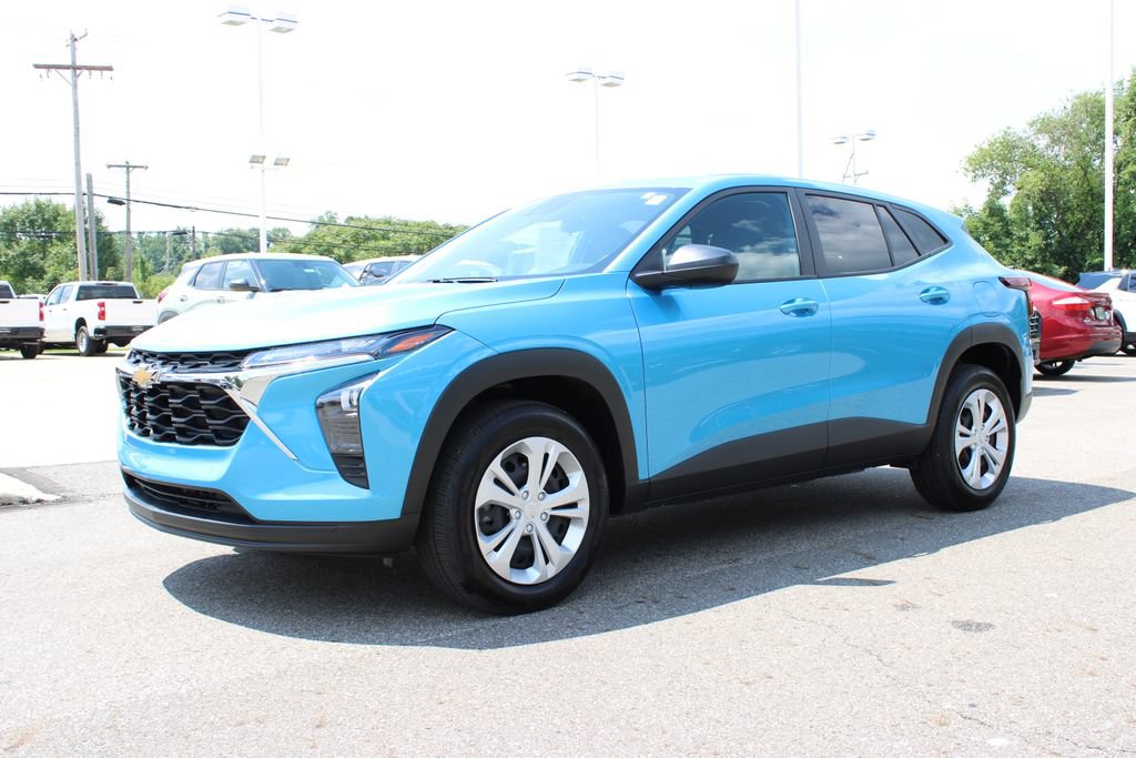Certified 2025 Chevrolet Trax LS FWD image 5