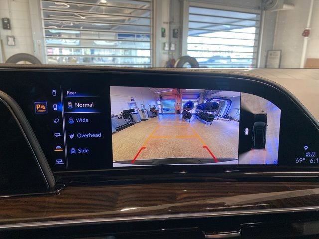Used 2023 Cadillac Escalade ESV Premium Luxury Platinum AWD/4WD image 25