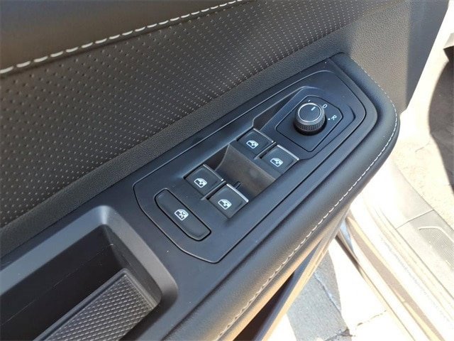 Certified 2025 Volkswagen Atlas SE image 15