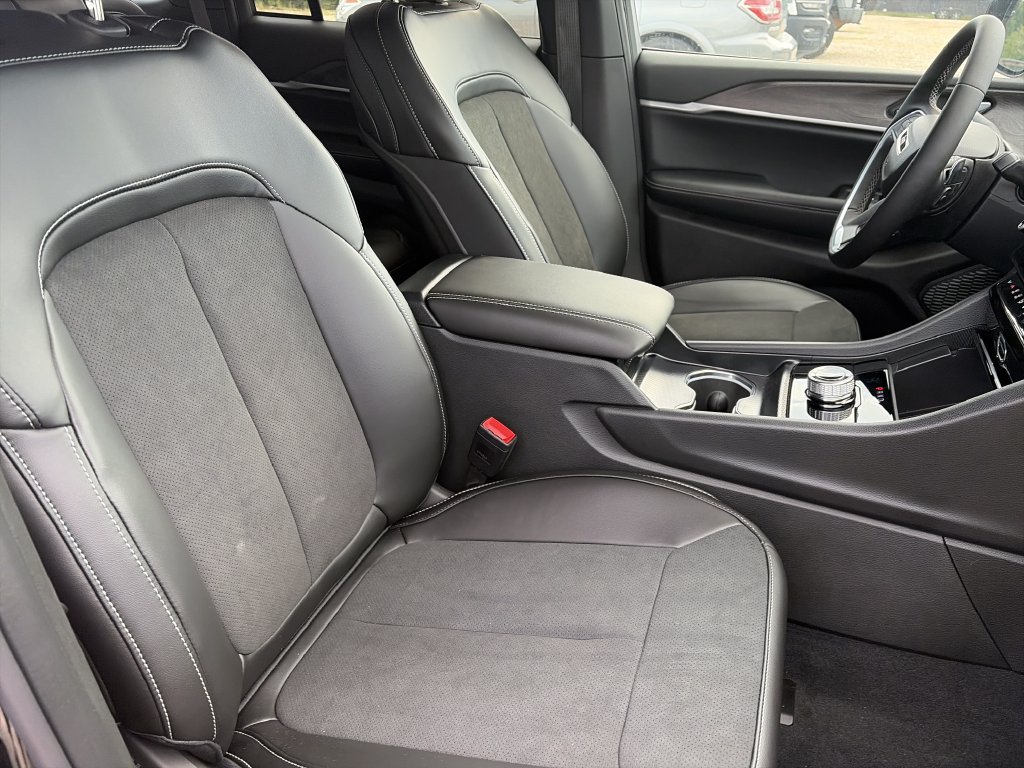 New 2026 Jeep Grand Cherokee Altitude RWD image 34
