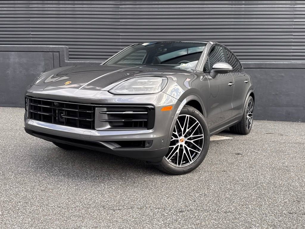 Used 2025 Porsche Cayenne Coupe image 1