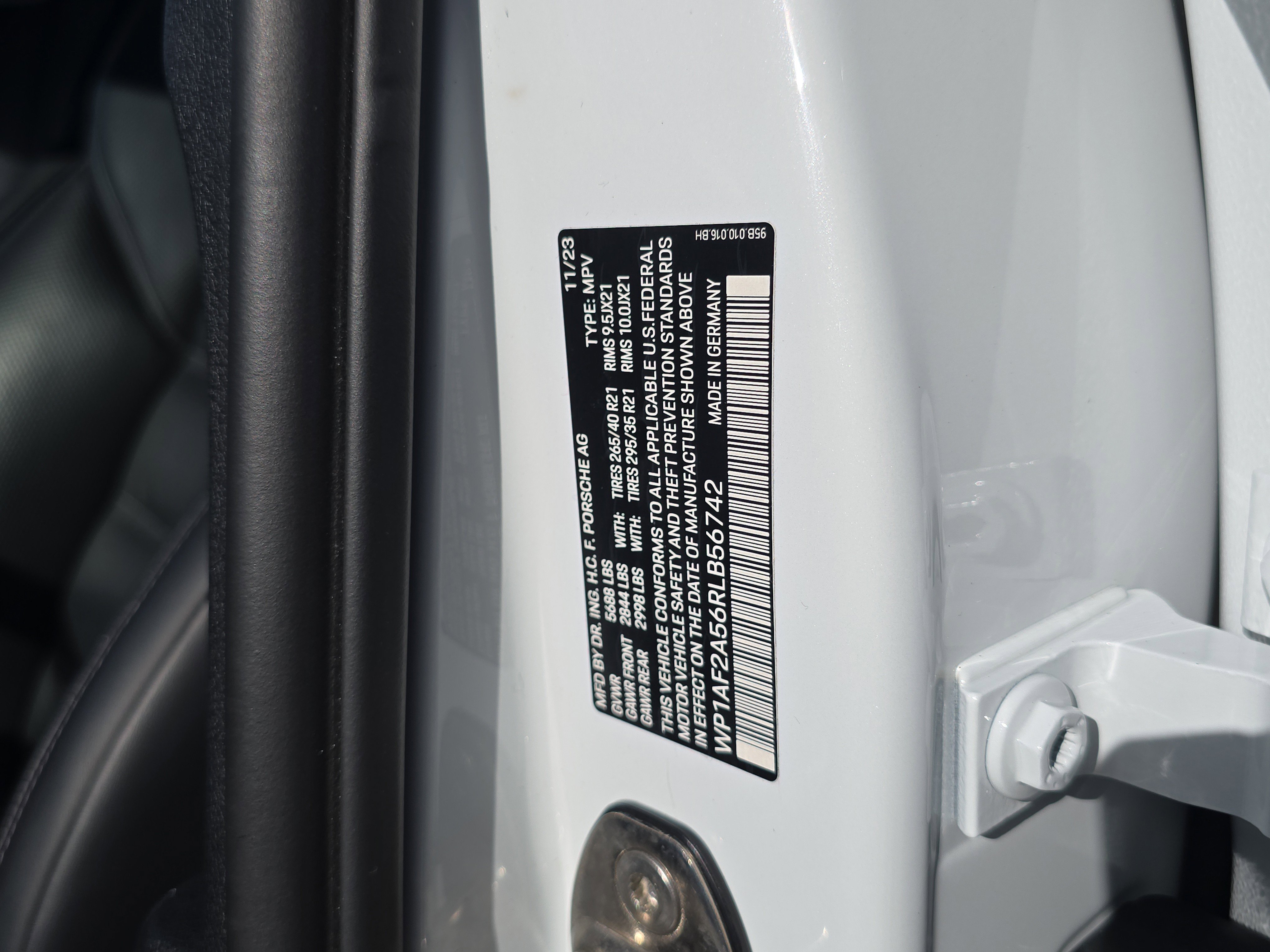 Used 2024 Porsche Macan GTS image 37