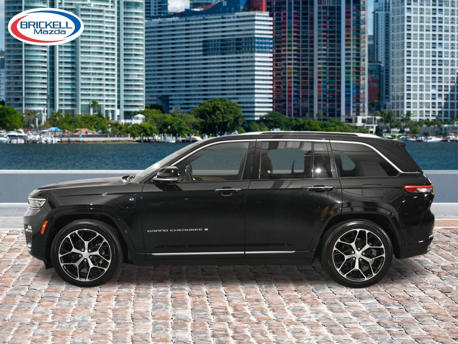 Used 2022 Jeep Grand Cherokee Summit AWD/4WD image 6