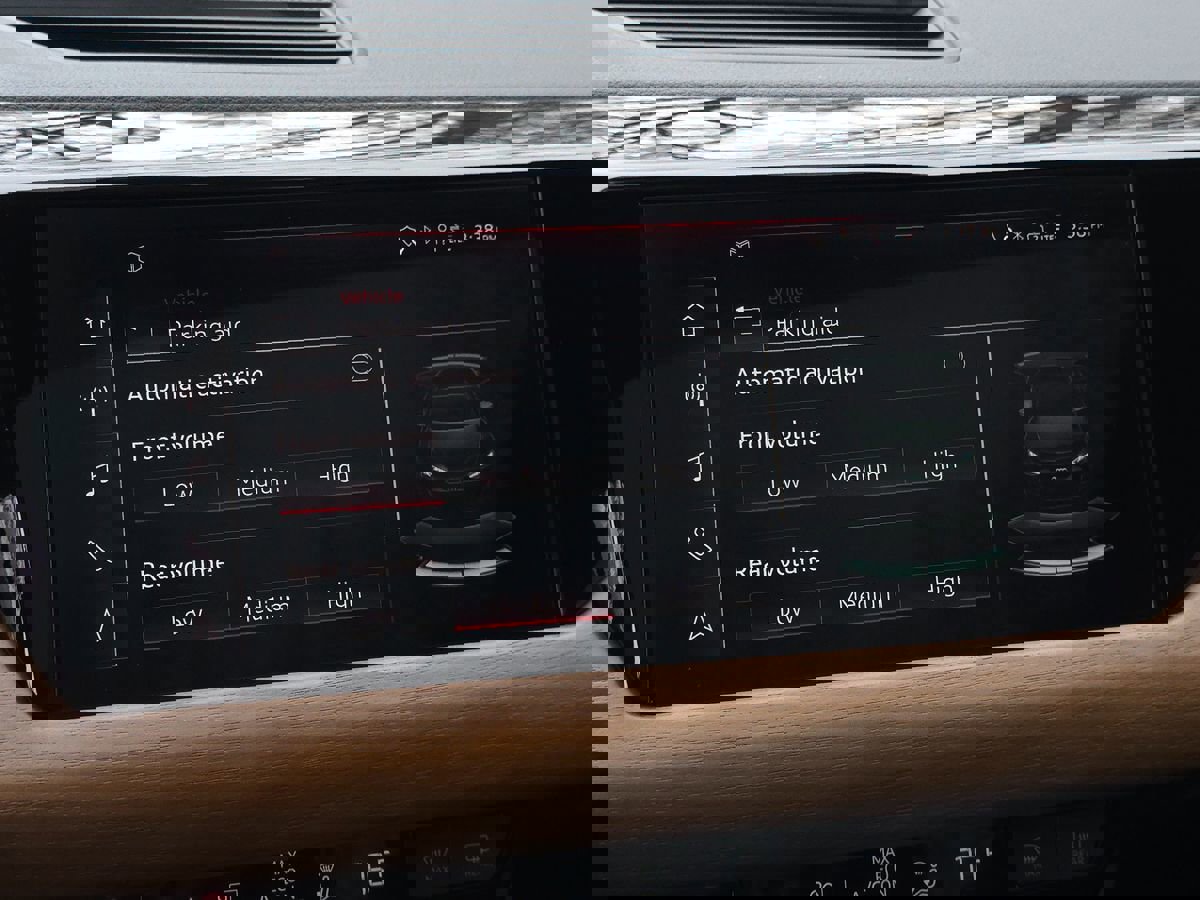 Used 2022 Audi e-tron GT Premium Plus image 40