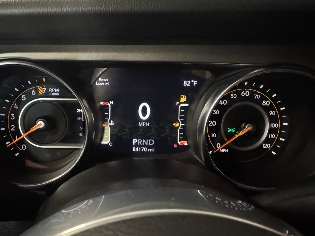 Used 2022 Jeep Wrangler Unlimited Sahara AWD/4WD image 23