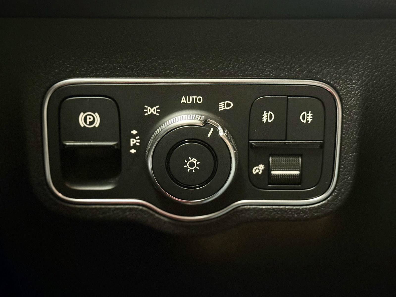 Used 2022 Mercedes-Benz GLB 250 4MATIC image 19