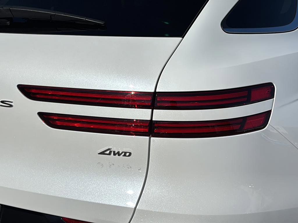 Certified 2026 Genesis GV70 2.5T Select AWD/4WD image 13