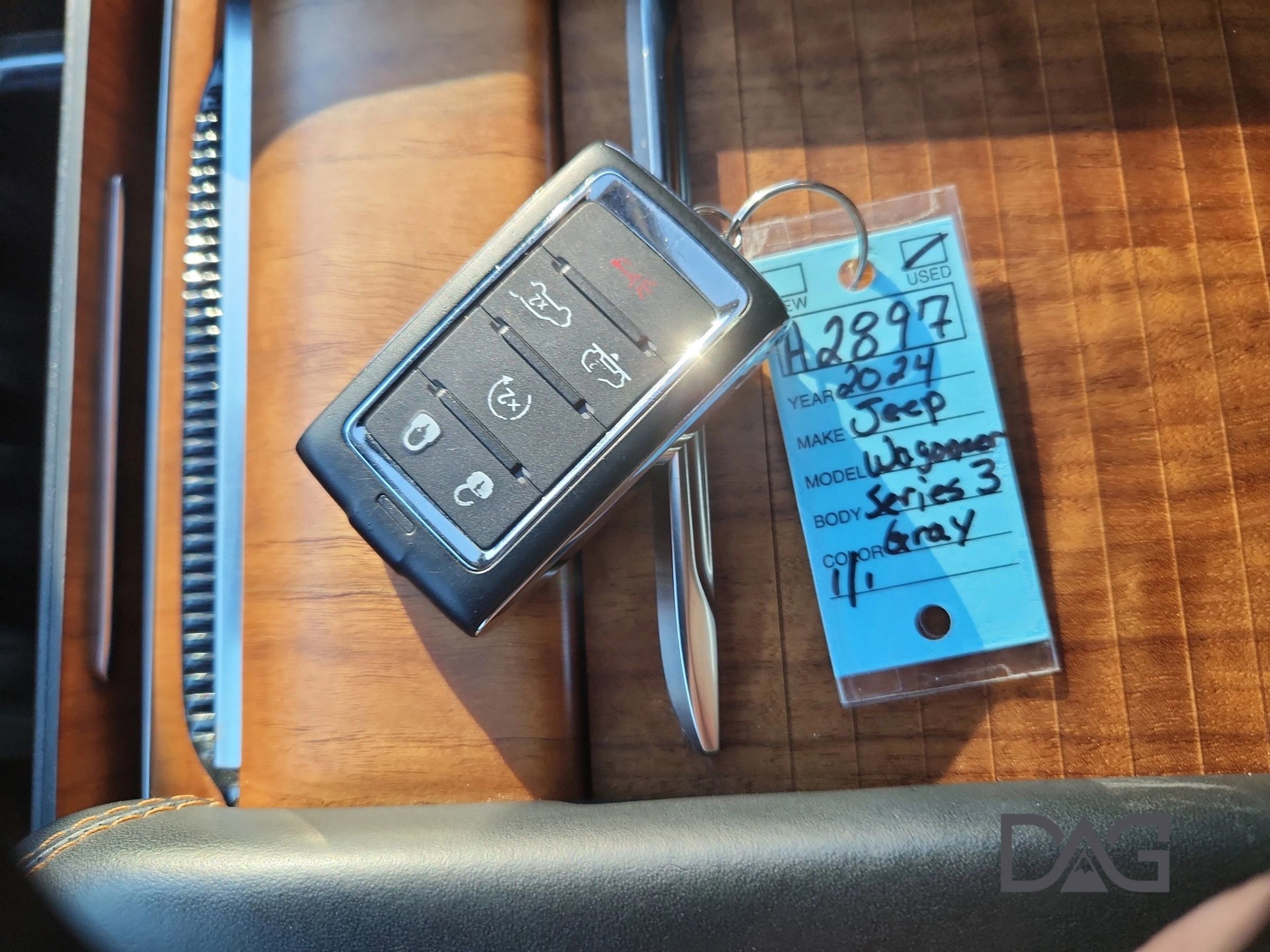 Used 2024 Jeep Grand Wagoneer L Series III image 36