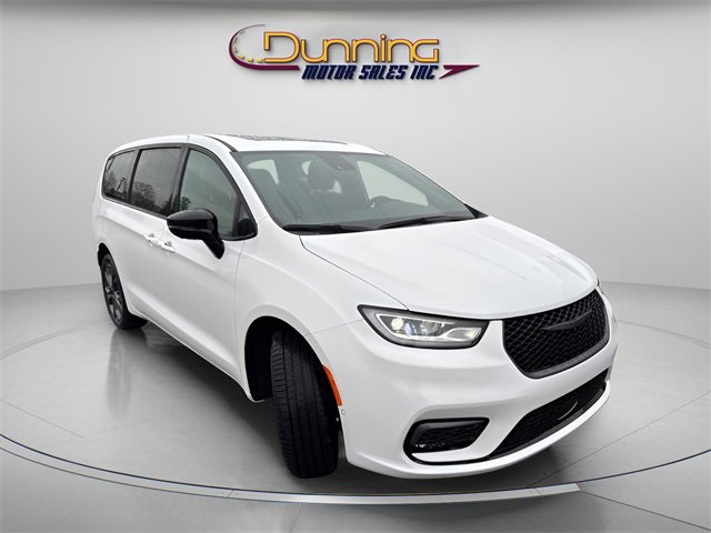 New 2026 Chrysler Pacifica Select image 4