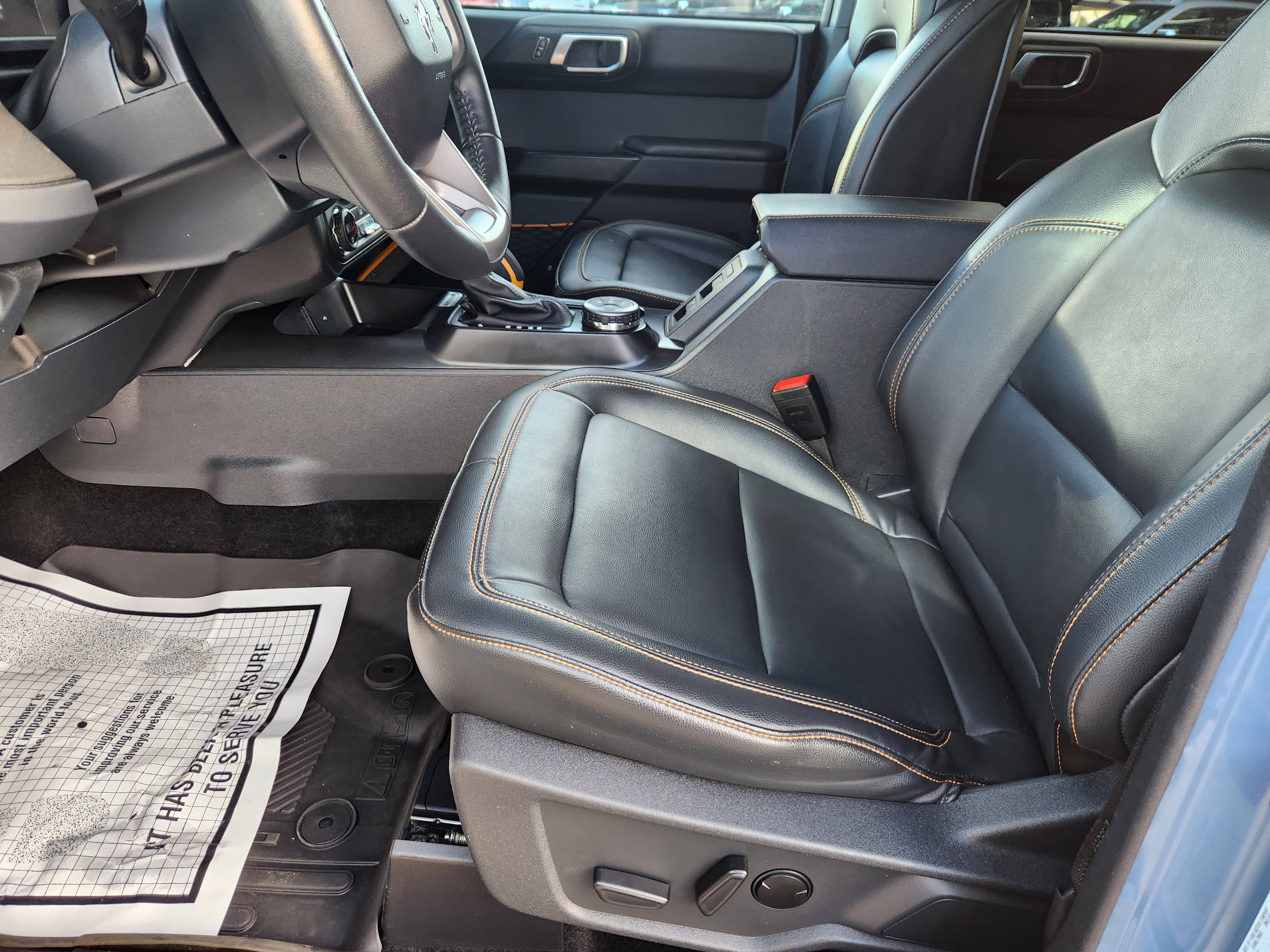 Used 2024 Ford Bronco Badlands image 9