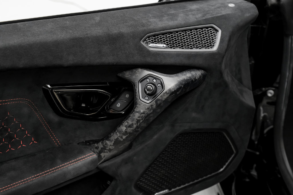 Used 2018 Lamborghini Huracan Performante AWD/4WD image 38