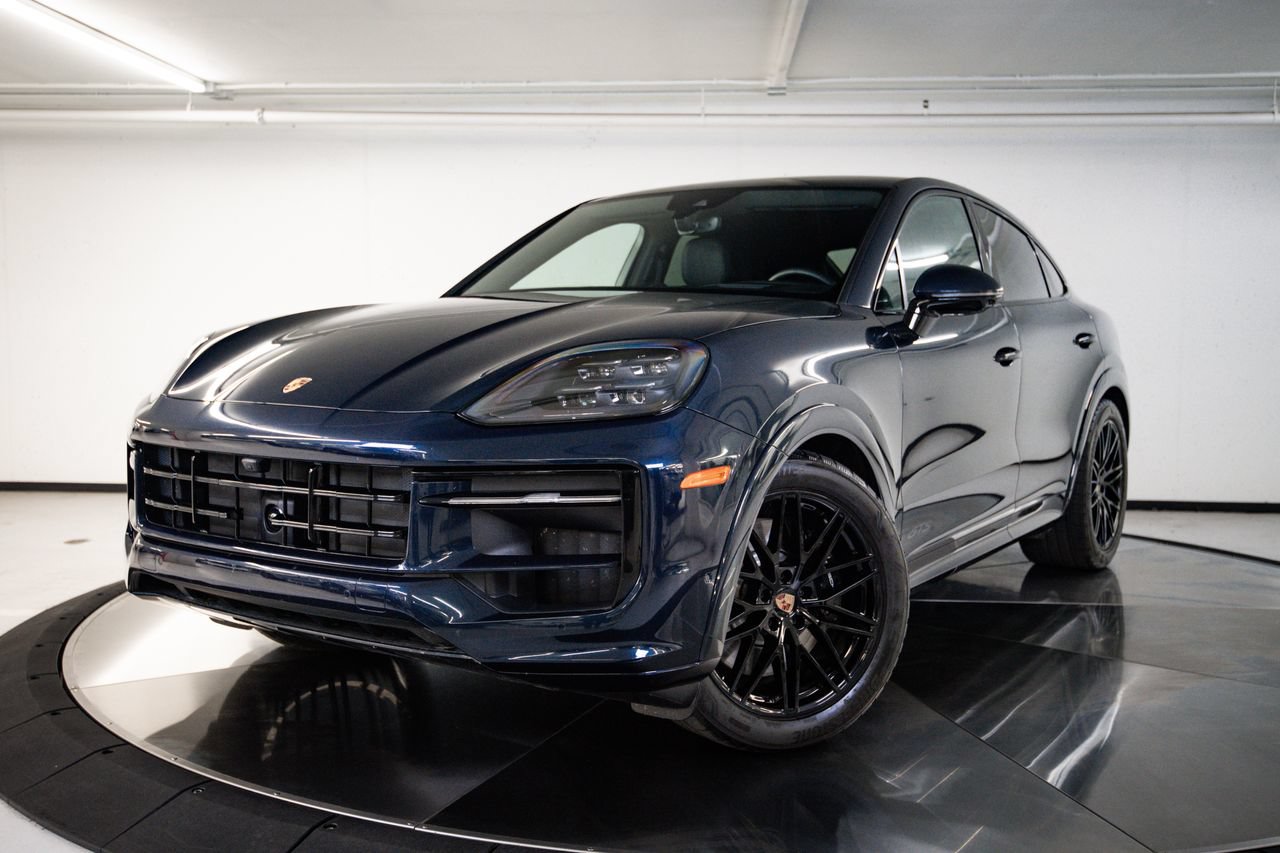 Certified 2025 Porsche Cayenne GTS AWD/4WD image 1