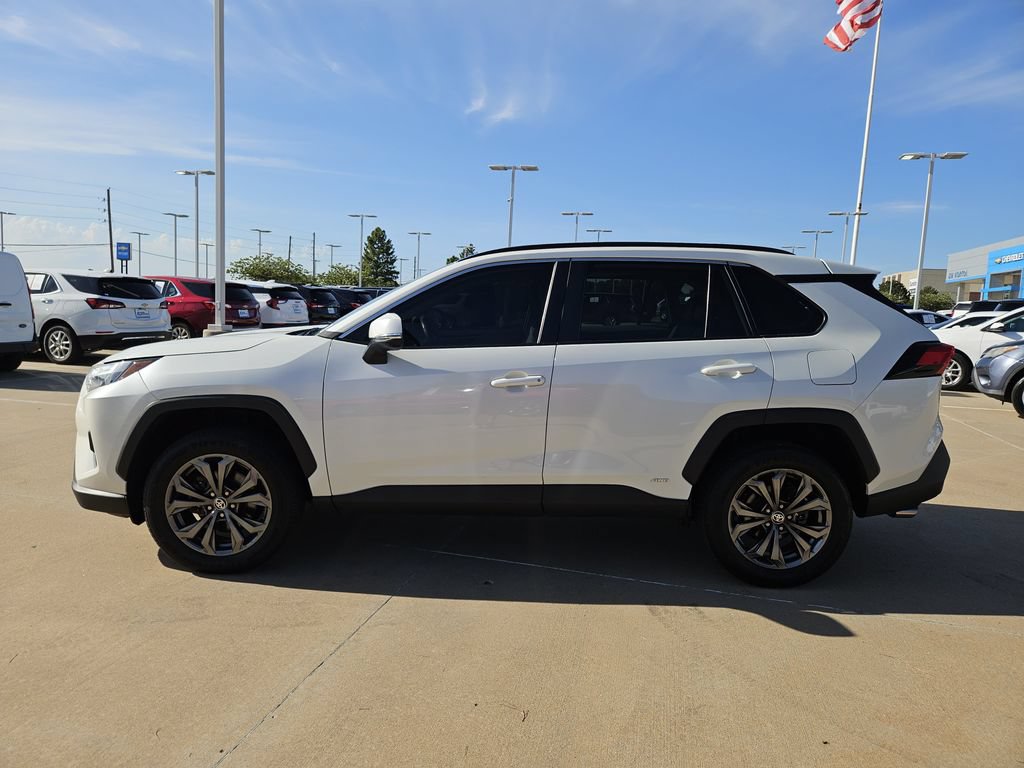 Used 2022 Toyota RAV4 XLE Premium AWD/4WD video 4