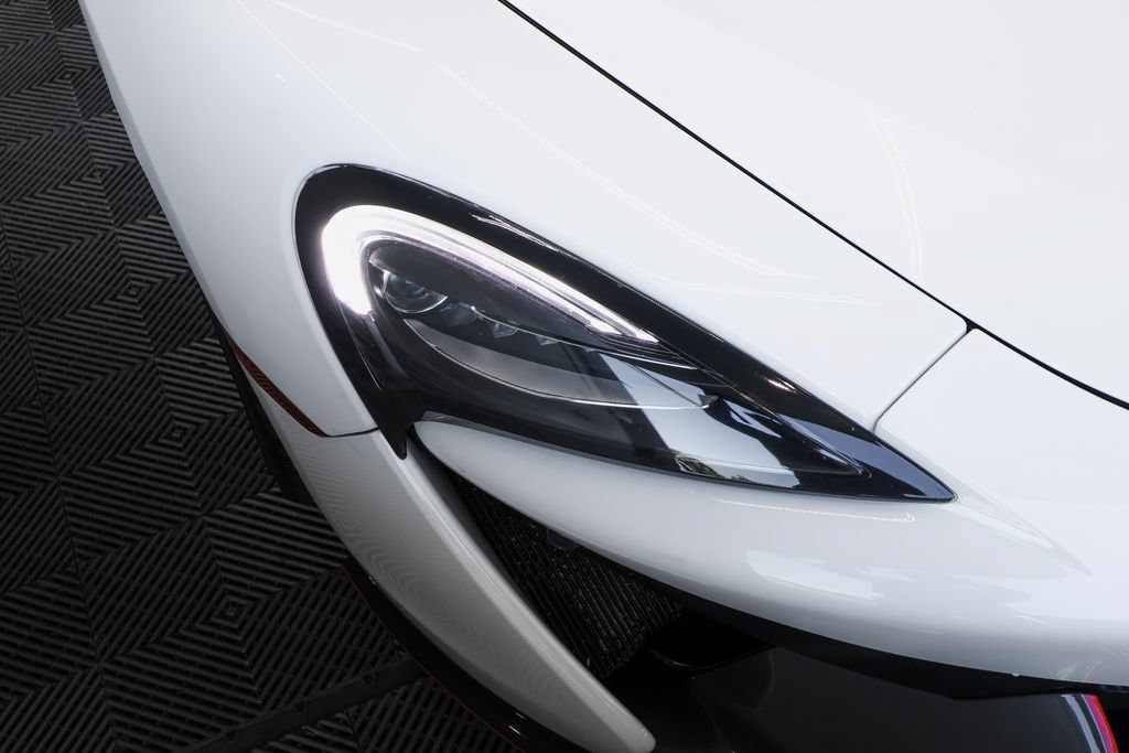 Used 2018 McLaren 570S Spider RWD image 7