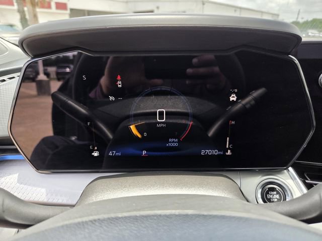 Used 2025 Chevrolet Trax LT FWD image 8