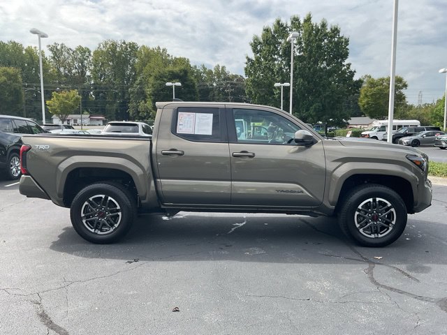 Used 2024 Toyota Tacoma TRD Sport AWD/4WD image 7