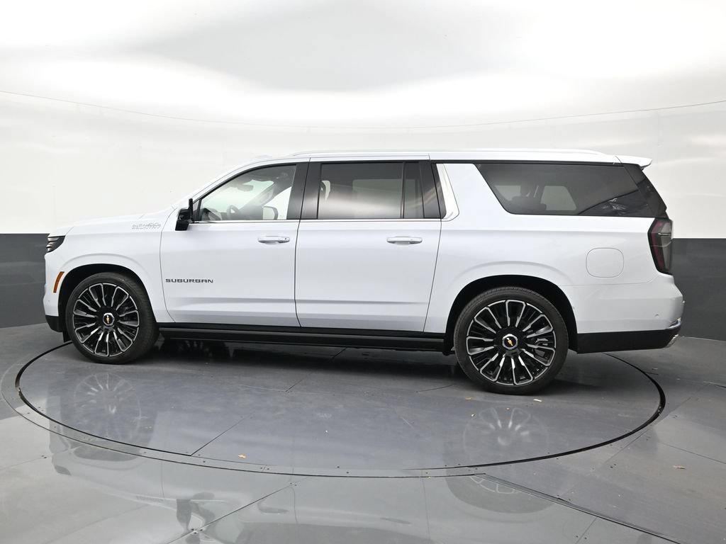 Used 2026 Chevrolet Suburban High Country AWD/4WD image 2