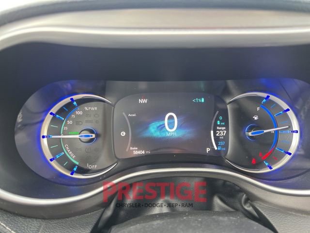 Used 2024 Chrysler Pacifica Select image 39