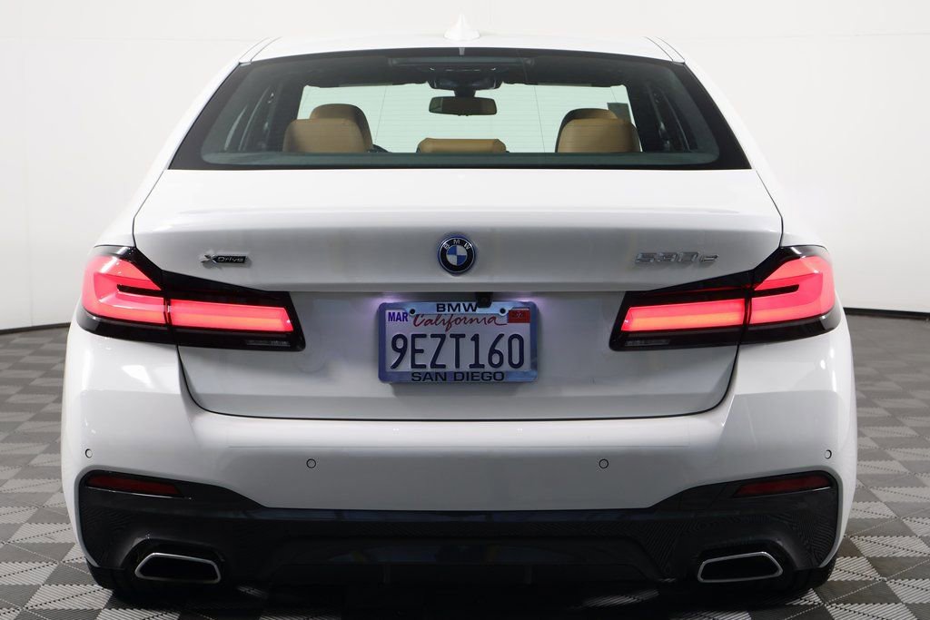 Used 2023 BMW 530e xDrive w/ M Sport Package image 5