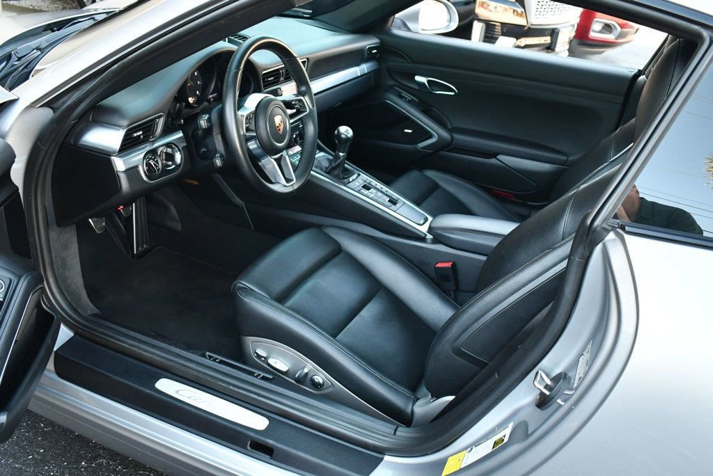 Used 2017 Porsche 911 Carrera image 43