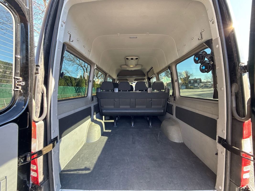 Used 2016 Mercedes-Benz Sprinter 2500 image 24