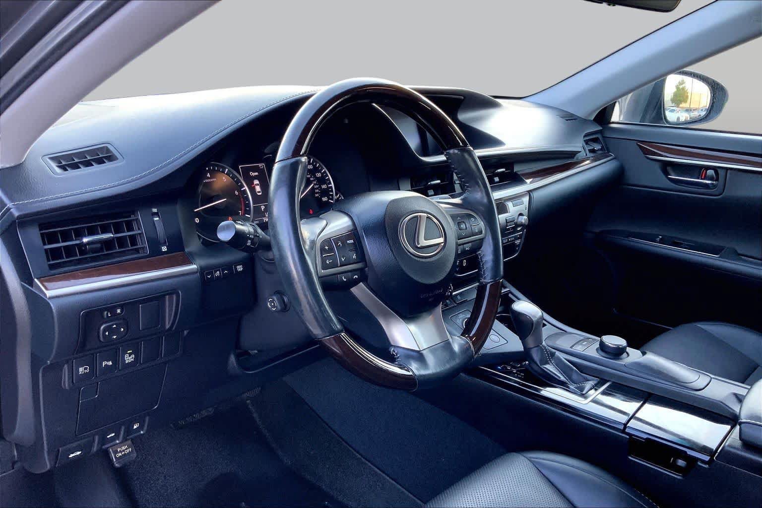 Used 2018 Lexus ES 350 w/ Premier Package FWD image 18