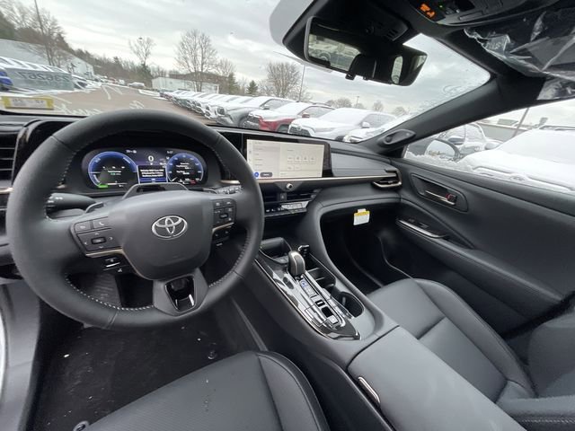 New 2025 Toyota Crown Signia image 15