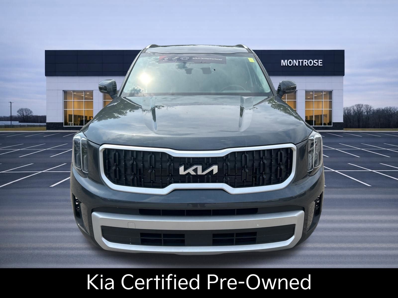 Used 2024 Kia Telluride EX image 2