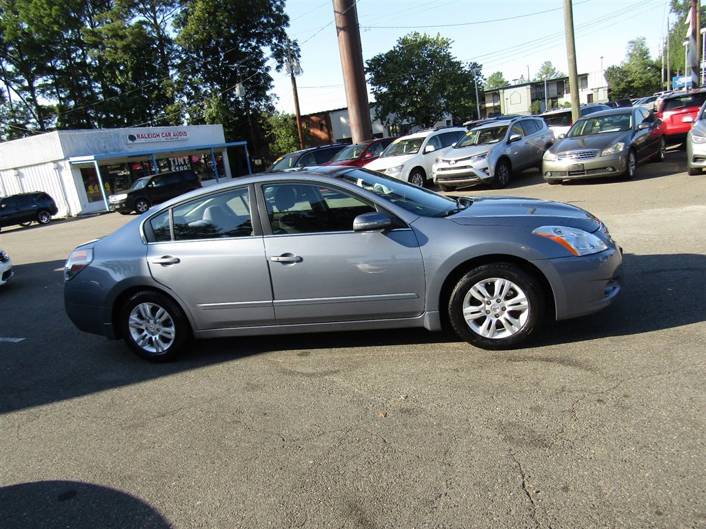 Used 2011 Nissan Altima 2.5 S w/ Convenience Pkg FWD image 12