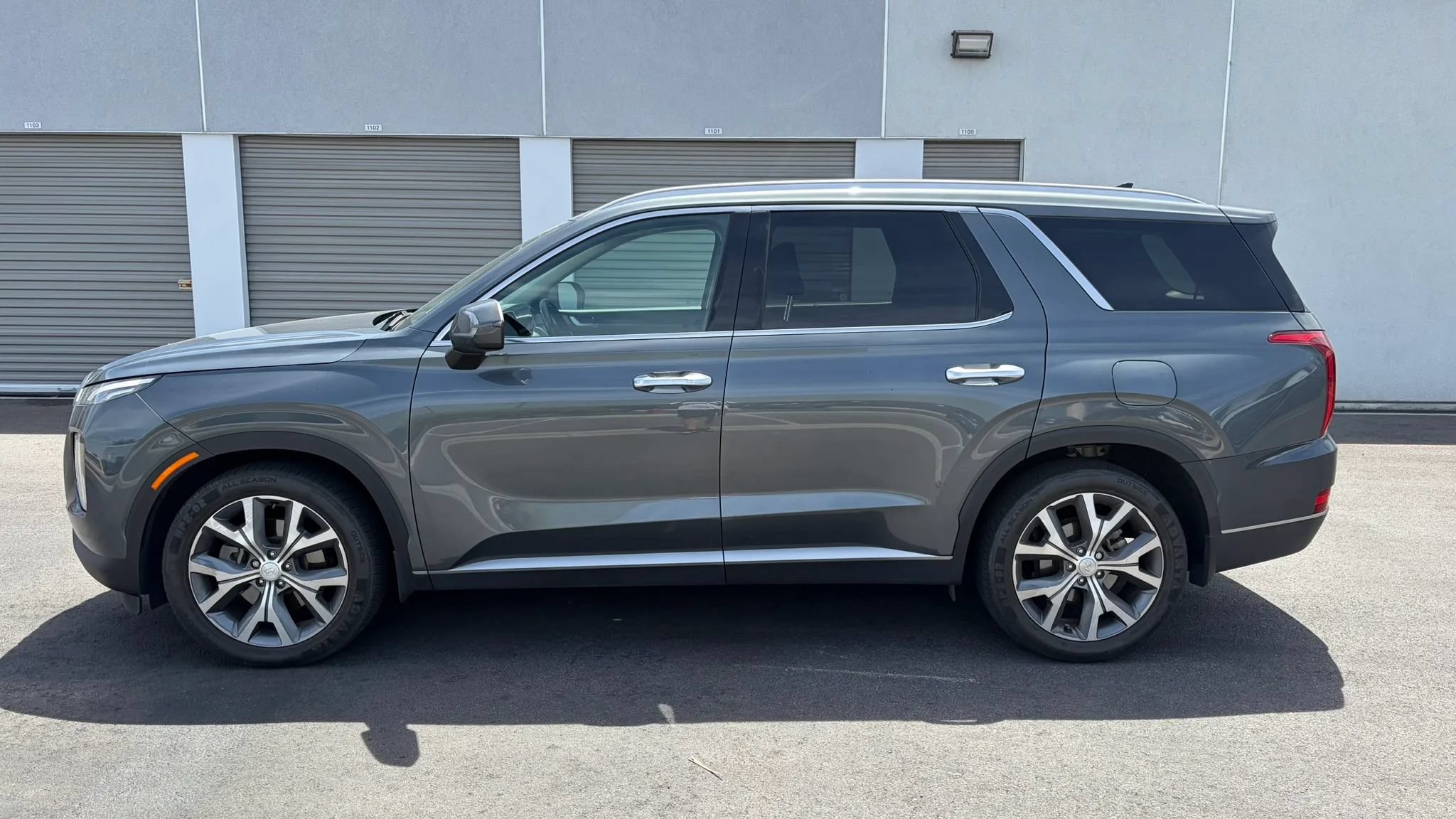 Used 2021 Hyundai Palisade SEL w/ Winter Package FWD image 2