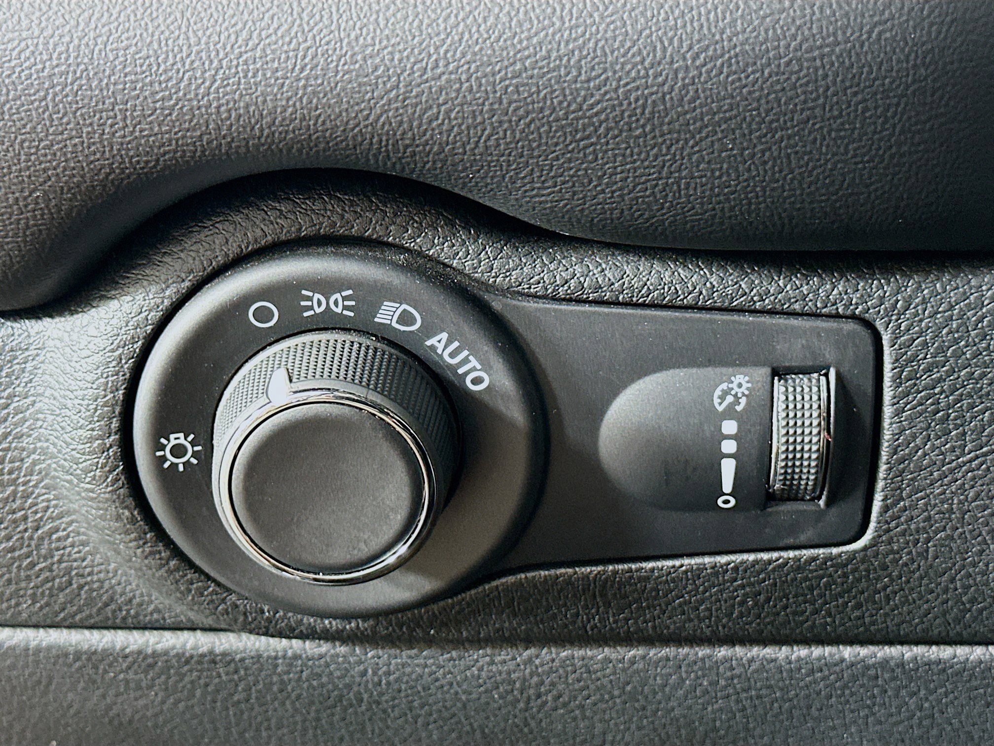 Used 2024 Dodge Durango GT image 17