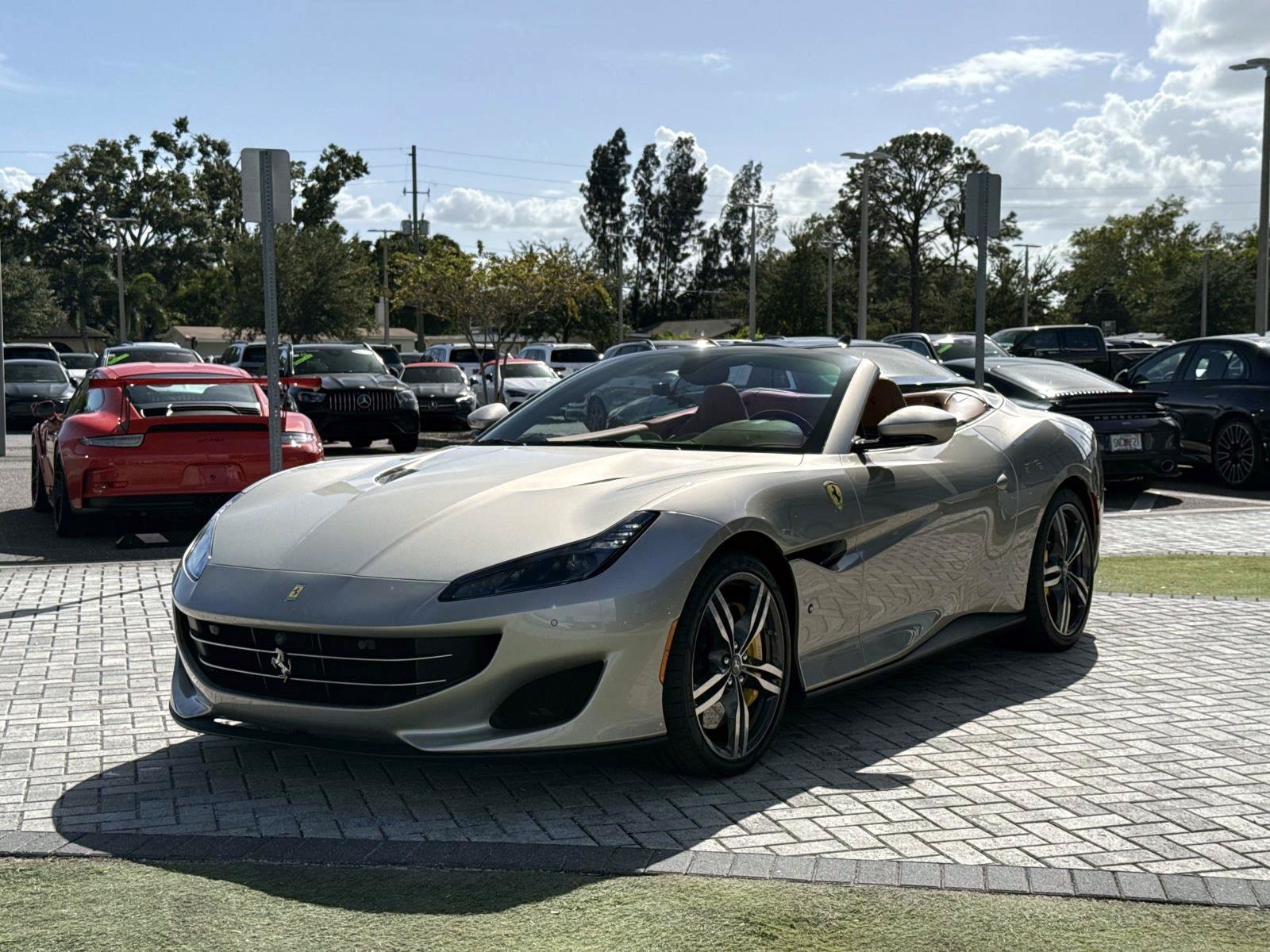 Used 2019 Ferrari Portofino RWD image 2