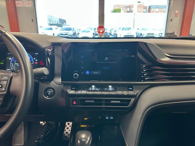 Certified 2025 Toyota Camry SE FWD image 23