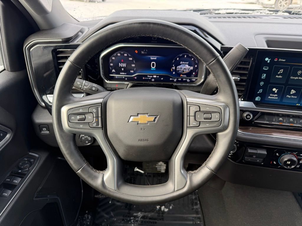 Used 2025 Chevrolet Silverado 1500 LT image 3
