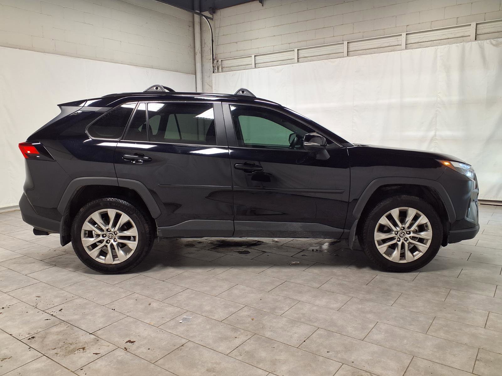 Used 2025 Toyota RAV4 XLE Premium FWD image 10