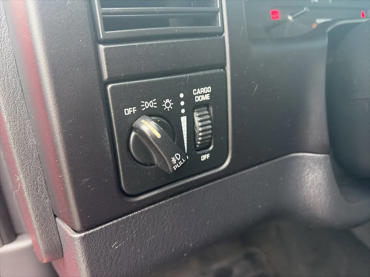 Used 2004 Dodge Dakota Sport w/ Deluxe Convenience Group image 19