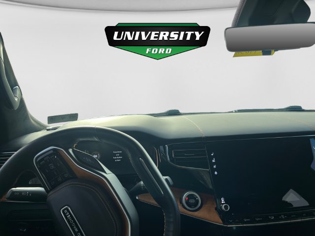 Used 2023 Jeep Grand Wagoneer Series III AWD/4WD image 10