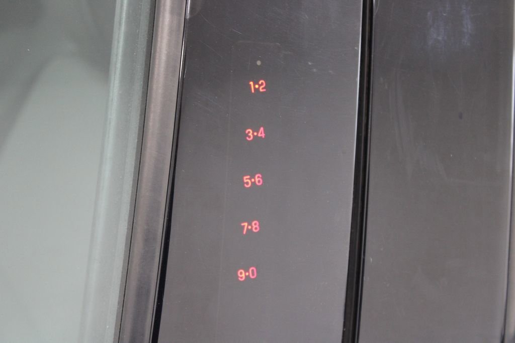 Used 2018 Ford Escape SE image 19