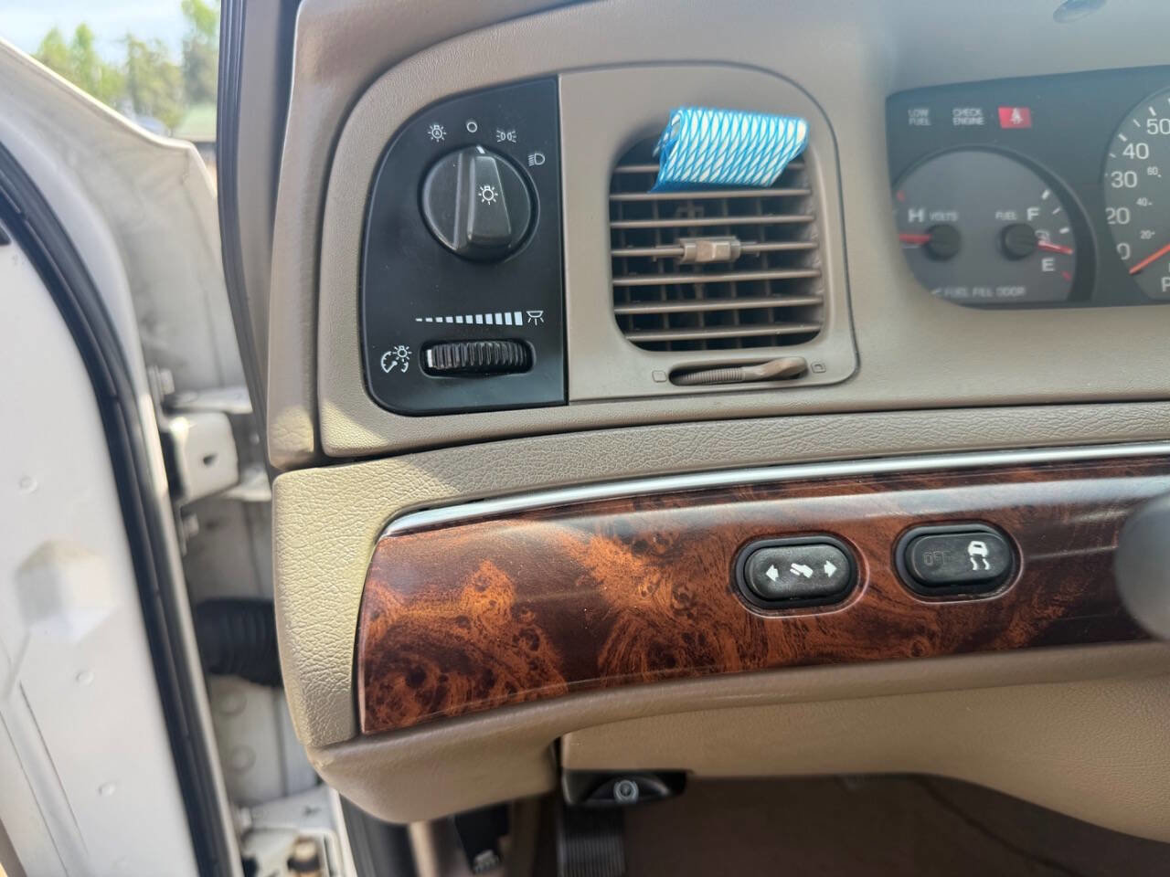 Used 2004 Mercury Grand Marquis GS image 17