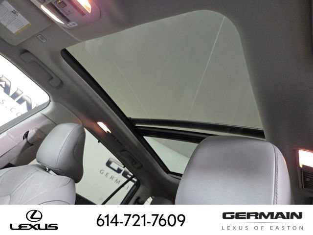 Used 2024 Toyota Highlander Platinum image 32