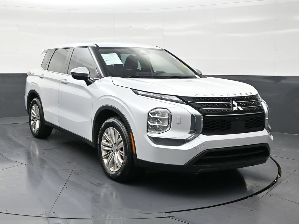 Used 2022 Mitsubishi Outlander ES image 7