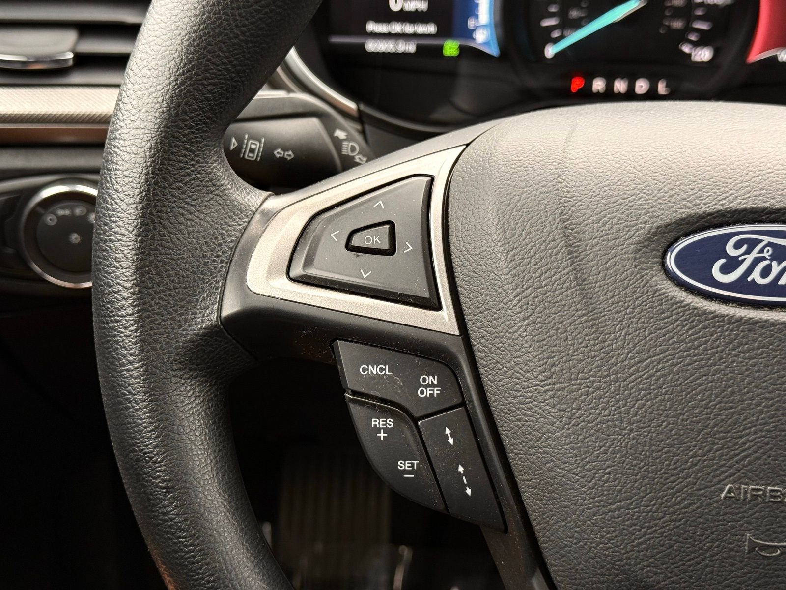 Used 2019 Ford Fusion SE FWD image 26