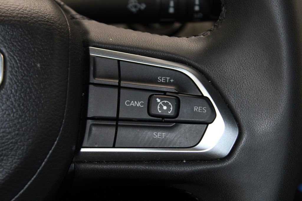 Used 2024 Jeep Compass Latitude image 35