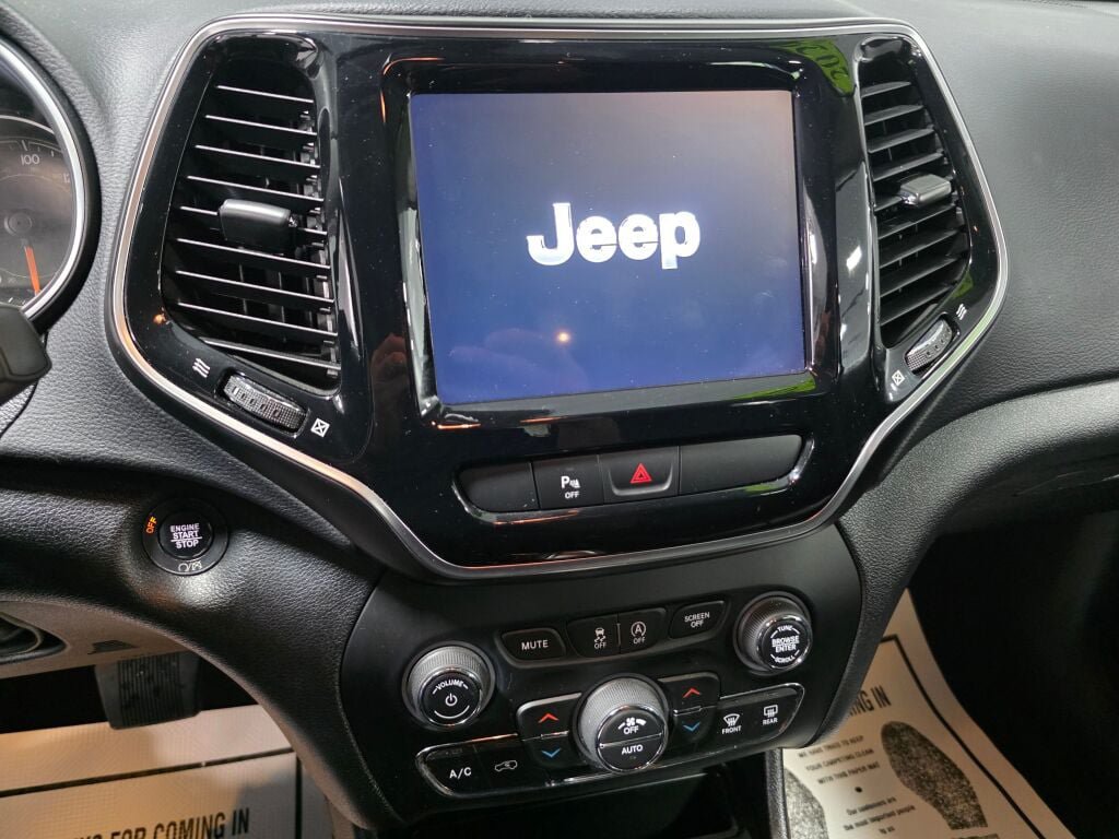 Used 2020 Jeep Cherokee Limited AWD/4WD image 12